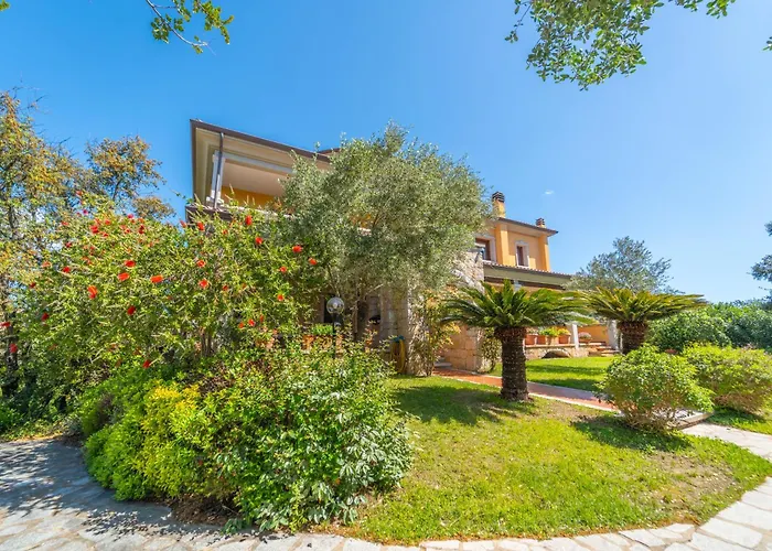 בית הארחה Garden Park אולביה