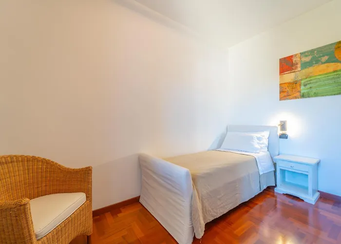 Garden Park בית הארחה אולביה