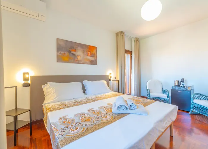 Garden Park בית הארחה *